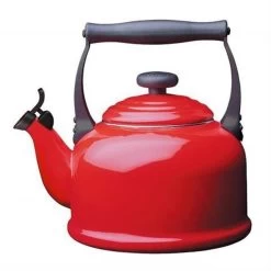 Le Creuset Tradition Fluitketel - 2.1 L - Kersenrood -Bol Waterkoker Winkel 1200x1200 1115