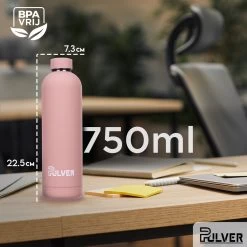 Pulver - RVS Thermosfles / Drinkfles – BPA Vrij – 750 Ml - Waterfles Met Draaidop – Drinkfles – Dubbele Isolatie - Rubberen Coating- Licht Roze -Bol Waterkoker Winkel 1200x1200 267