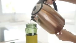 Reboottle - Tea - Drinkfles Met Theefilter - Thee Infuser - Theefles - 450ml - Beige/Rood -Bol Waterkoker Winkel 1200x680 1