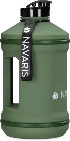 Navaris Waterfles Van Lichte Kunststof - Drinkfles 2L - Extra Grote Fles Met Drinkdop - Ideaal Voor Sport, Fitness, Yoga En Kamperen