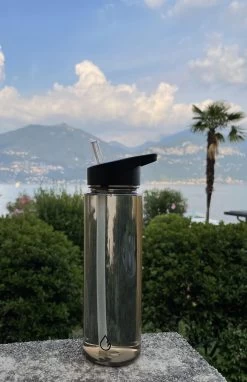 Wattamula - Milieuvriendelijke Waterfles Met Rietje - 700 ML - Taupe Transparant - Drinkfles 4 Wattamula - Milieuvriendelijke Waterfles Met Rietje - 700 ML - Taupe Transparant - Drinkfles -Bol Waterkoker Winkel 775x1200